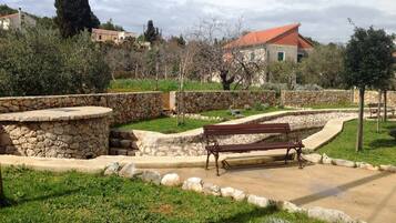 House, 4 Bedrooms, Smoking, Terrace | Property grounds