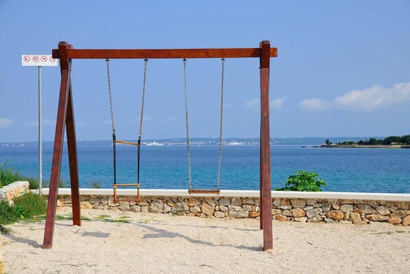 House, 4 Bedrooms, Smoking, Terrace | Beach