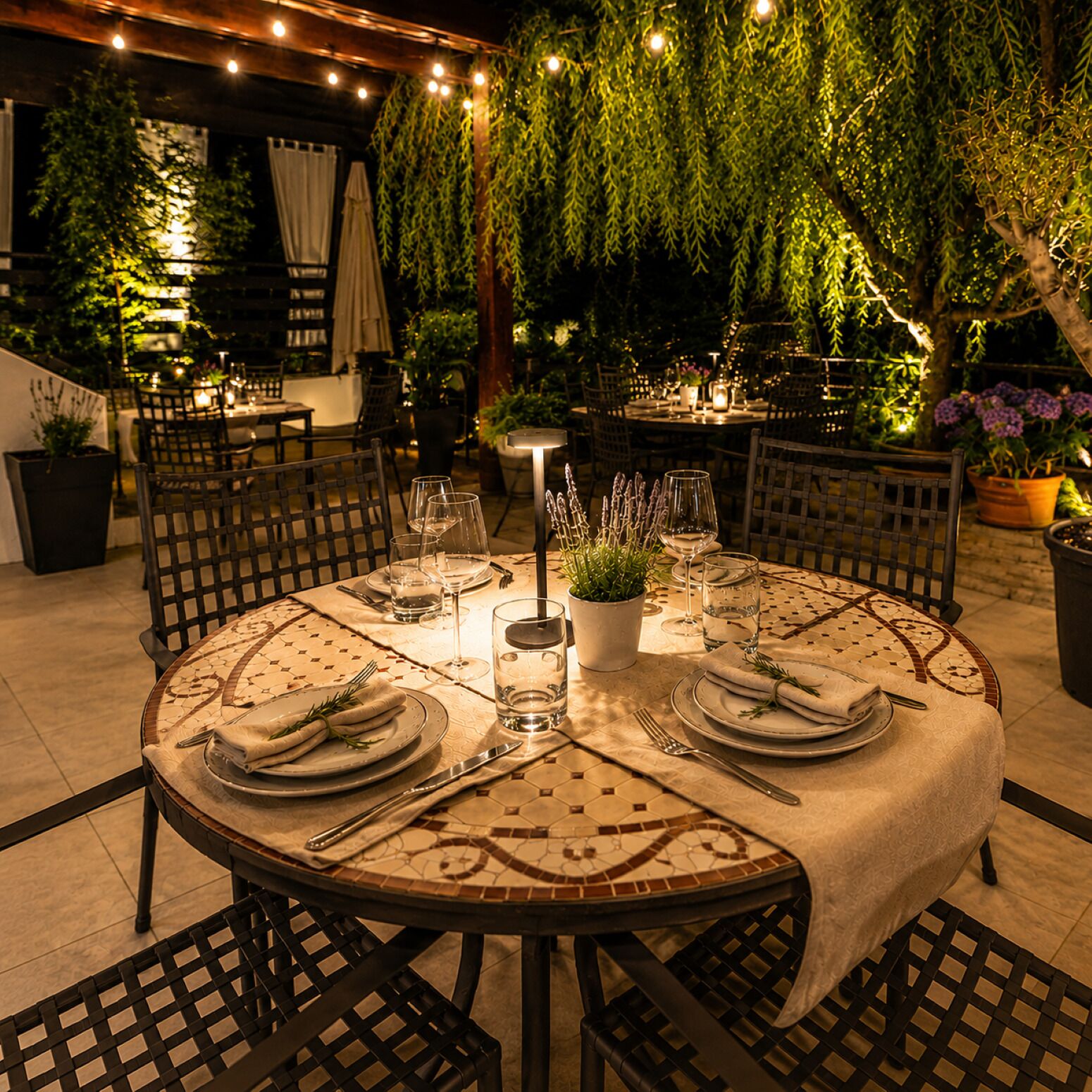 Outdoor dining