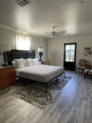 3 bedrooms, WiFi, bed sheets -  NEW Construction, Huge Deck, Perfect Location, GORGEOUS (Biloxi)