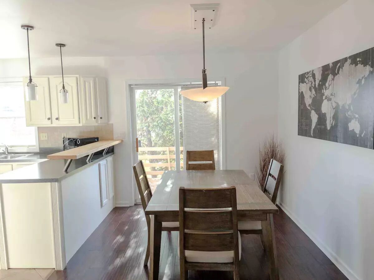 Cheerful, cozy home in the heart of Amish country!