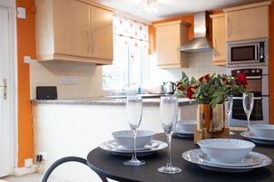 House, Private Bathroom | Dining