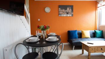 House, Private Bathroom | Lounge