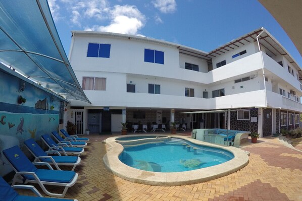Outdoor pool - Apartamento Familiar en las Hermosas Islas Galápagos (San Cristóbal)