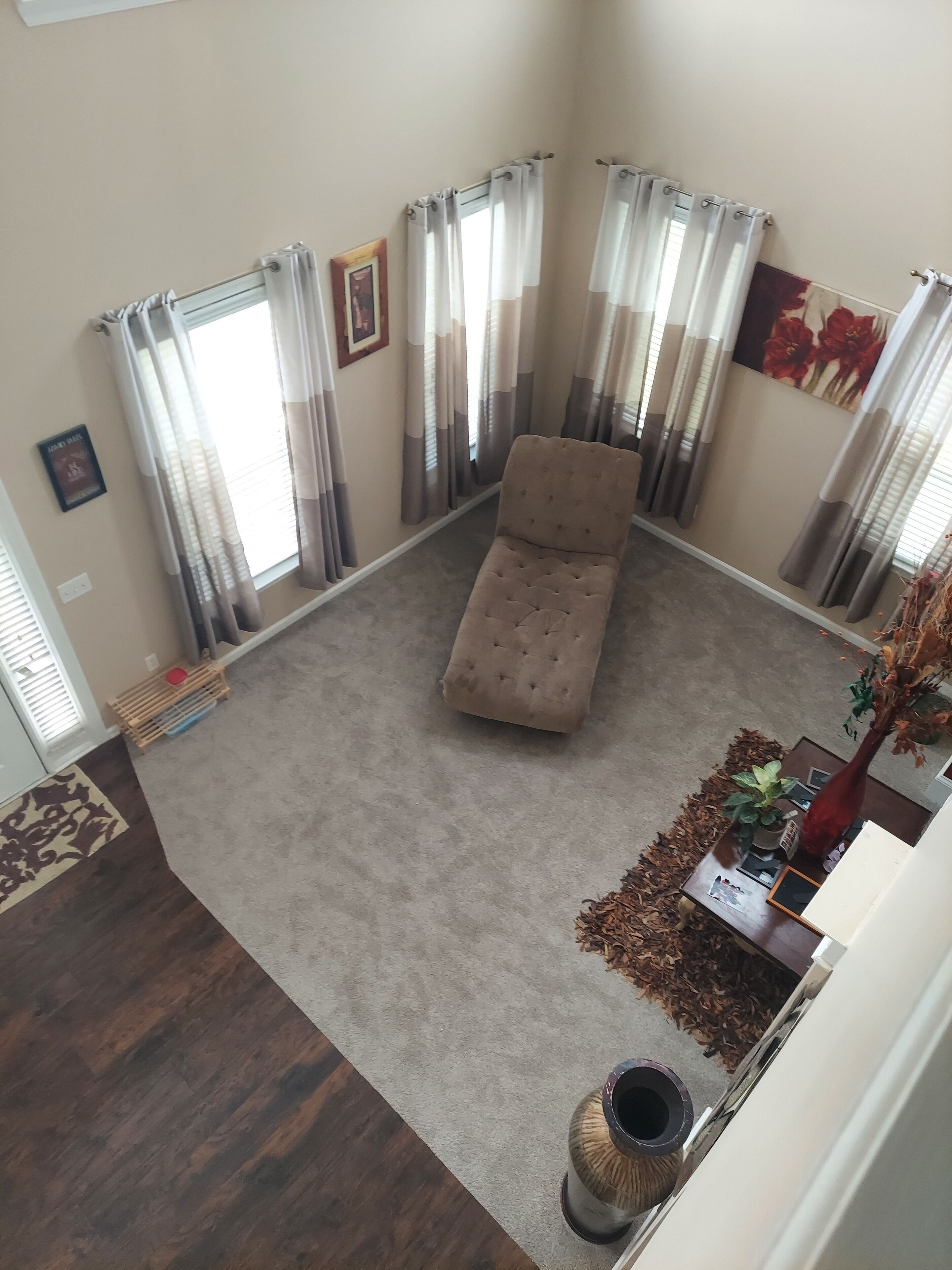 Large house with movie theater sleeps 14+