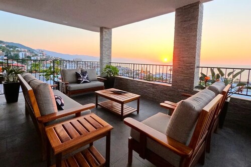 Puerto Vallarta, Fabulous Downtown Apartment!