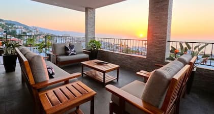 Puerto Vallarta, Fabulous Downtown Apartment!