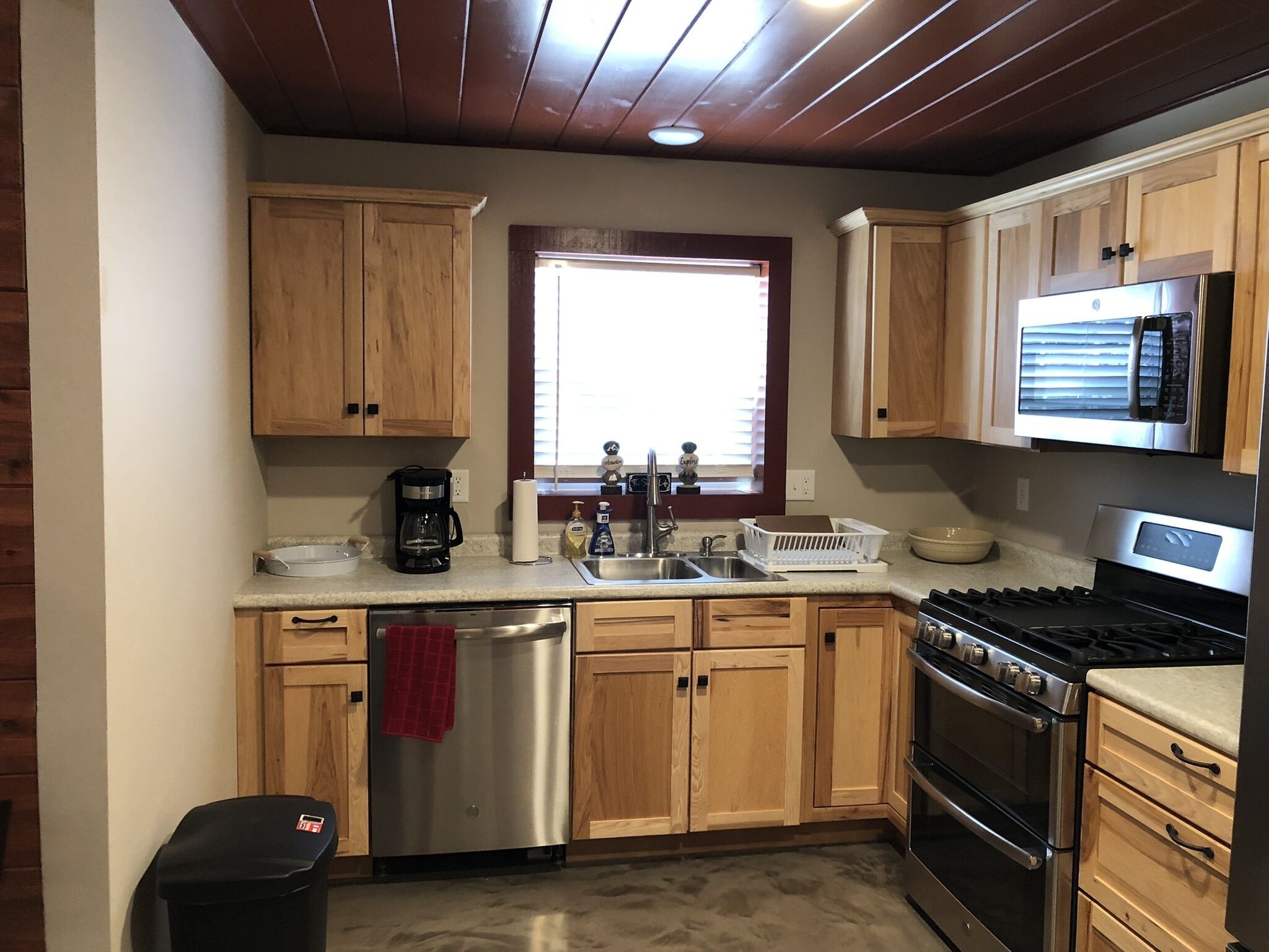 The Red Wilderness Cabin, sleeps up to 6