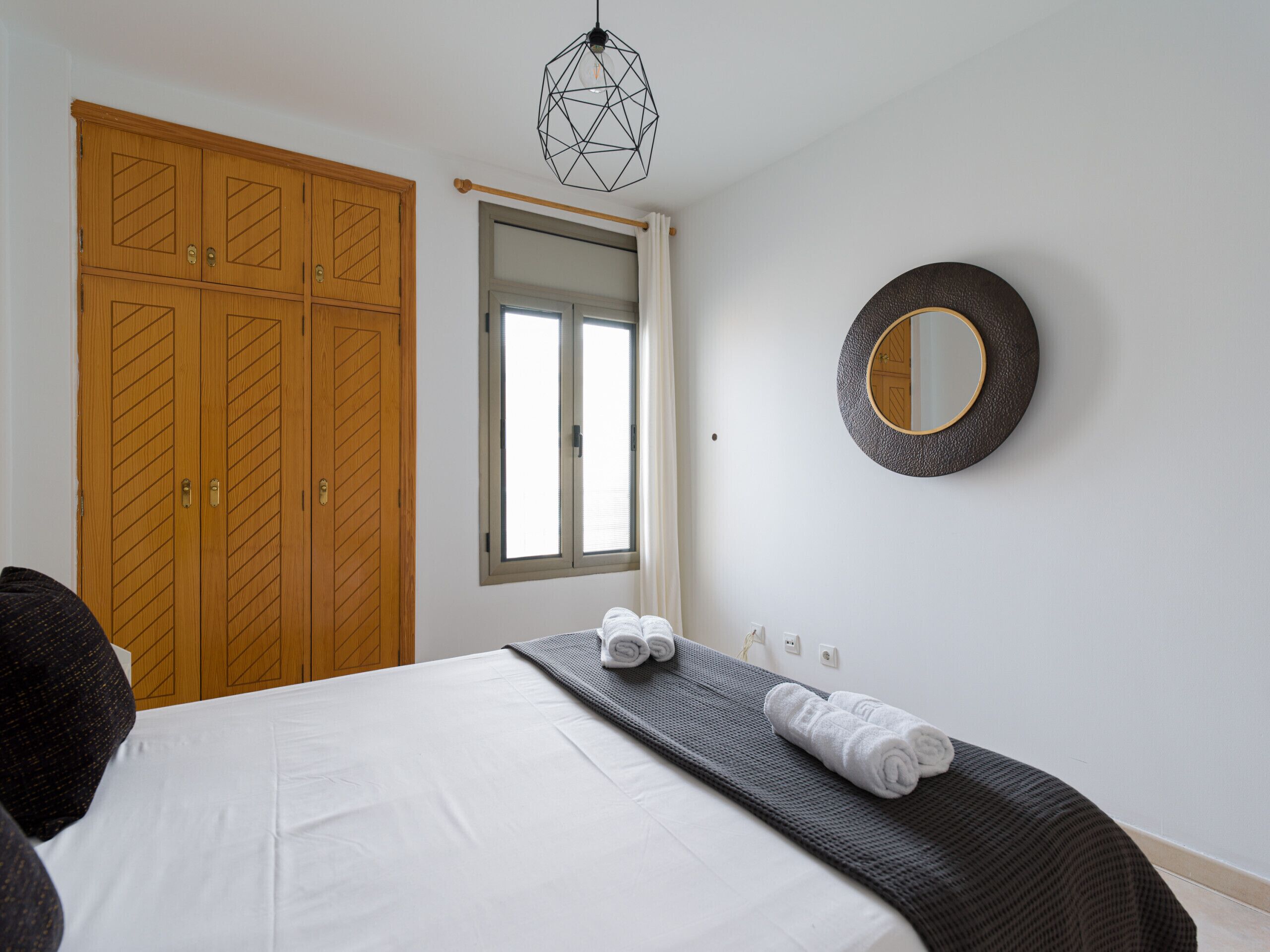 2 chambres, fer et planche à repasser, Wi-Fi gratuit, draps fournis