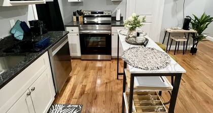 Cozy 2-Floor Apartment with Garage Access