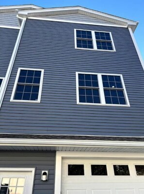 Exterior - Cozy 2-Floor Apartment with Garage Access (Worcester)