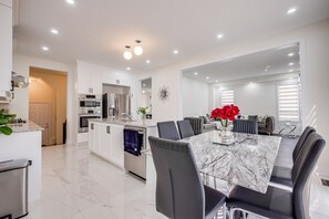 Rumah Eksekutif | Makan di kamar