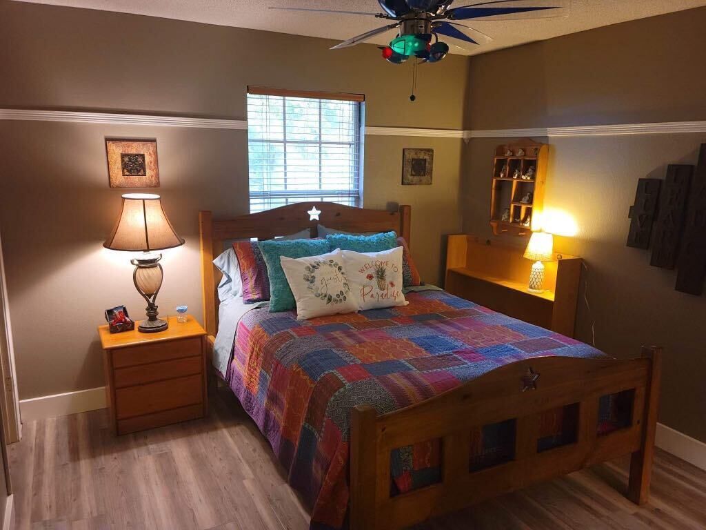 Family + Dog friendly home 5 miles from the beach! Game Room Inside!