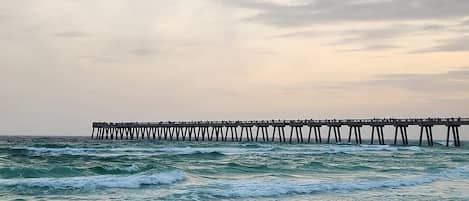 サンラウンジャー、ビーチタオル