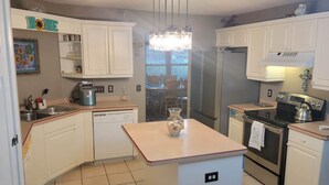 Private kitchen - Navarre Beach Family Retreat with Game Room and Dog Friendly (Navarre)
