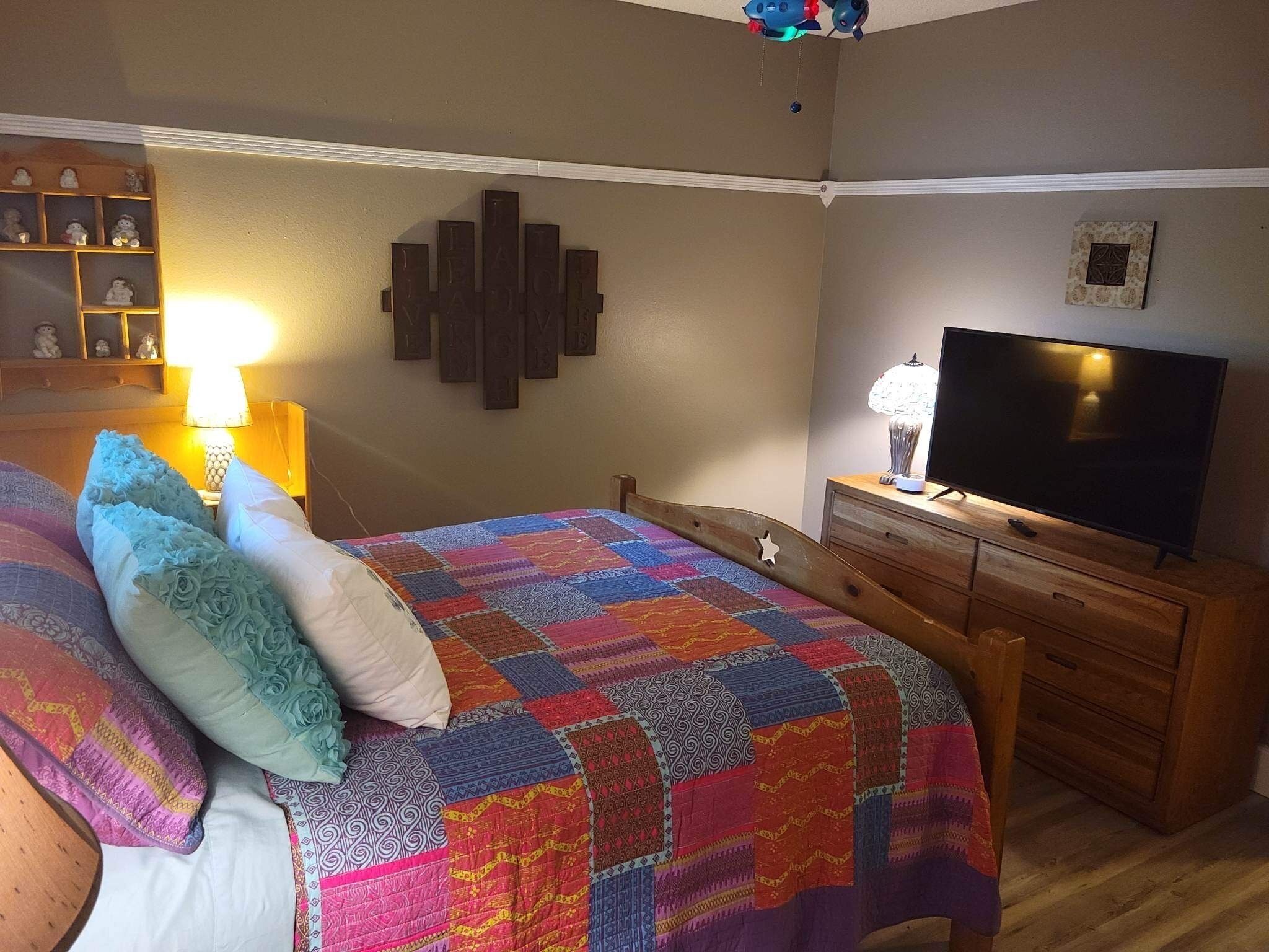 Family + Dog friendly home 5 miles from the beach! Game Room Inside!