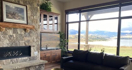 Views, views, views!!! Secluded setting over-looking beautiful Steamboat Lake.