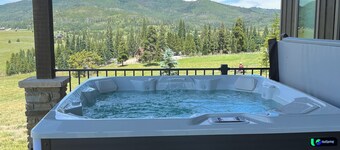 Views, views, views!!!  Secluded setting over-looking beautiful Steamboat Lake.