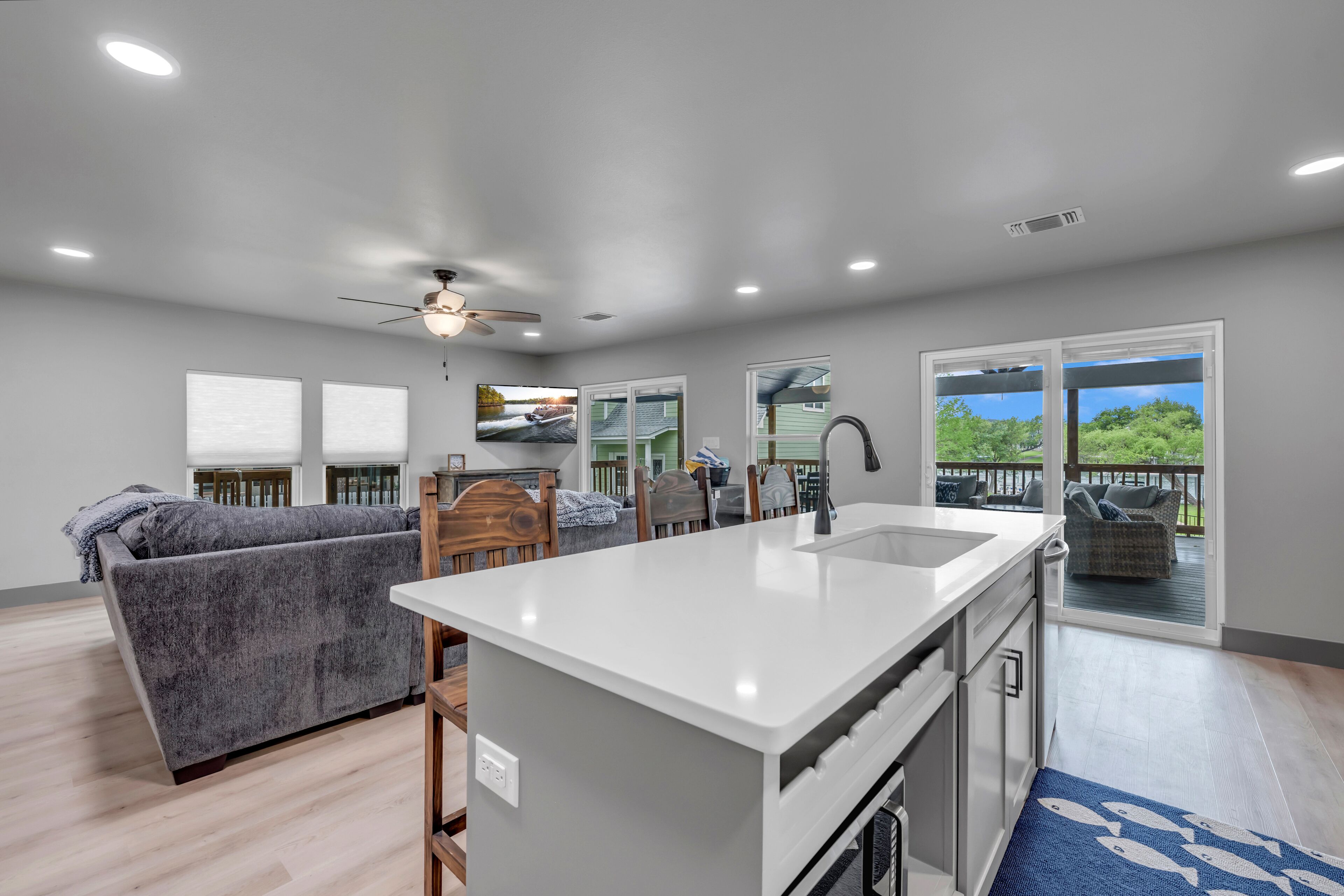 *New Listing* Endless Summer l Waterfront Home With Pool On The Colorado Arm