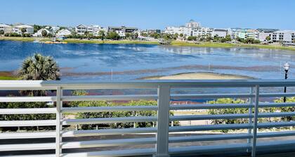 10 BR, Sleeps 26, Panoramic Views, Walk to Beach + Boardwalk, Directly on Lake