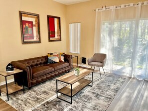 Smart TV - Townhome w/Resort Amenities close by Disney (Kissimmee)