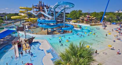 Waterwheel Escape - River access+2pools+4 hot tubs