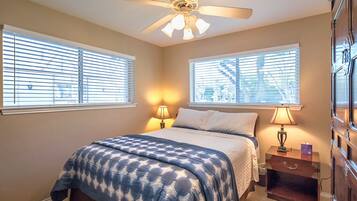 2 bedrooms, iron/ironing board, WiFi, bed sheets