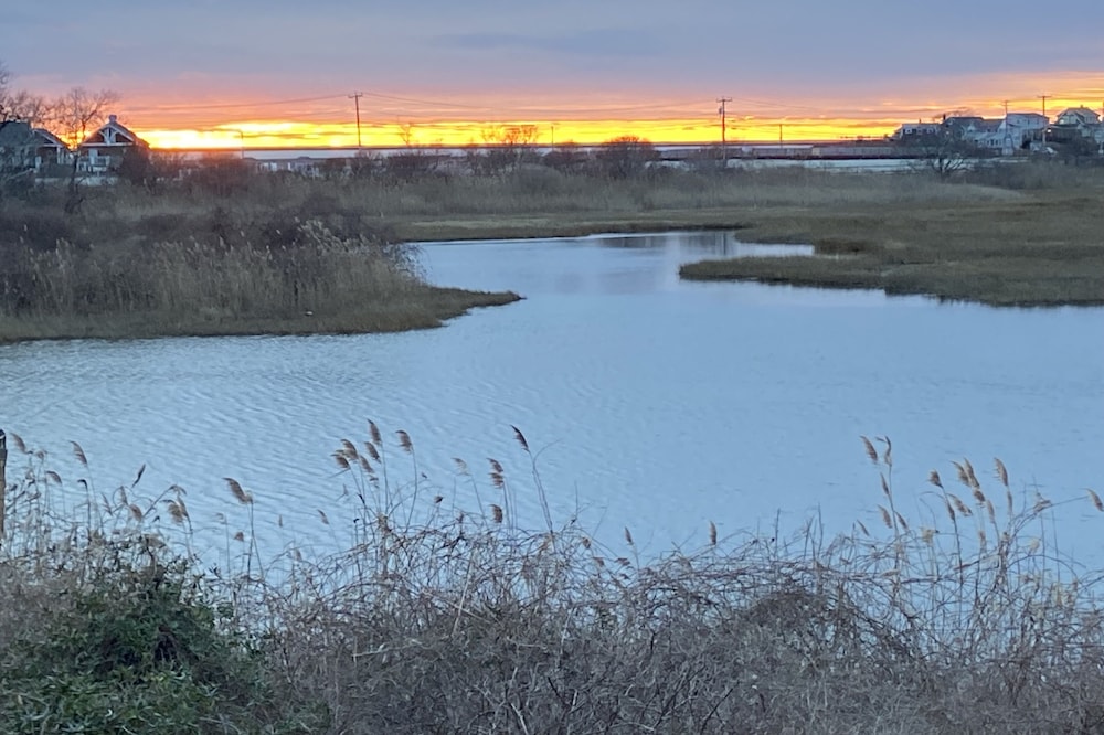 Waterviews and Walking distance to beach.