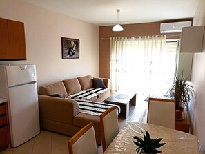 Appartamento, 2 camere da letto, accessibile ai disabili, balcone | Area soggiorno