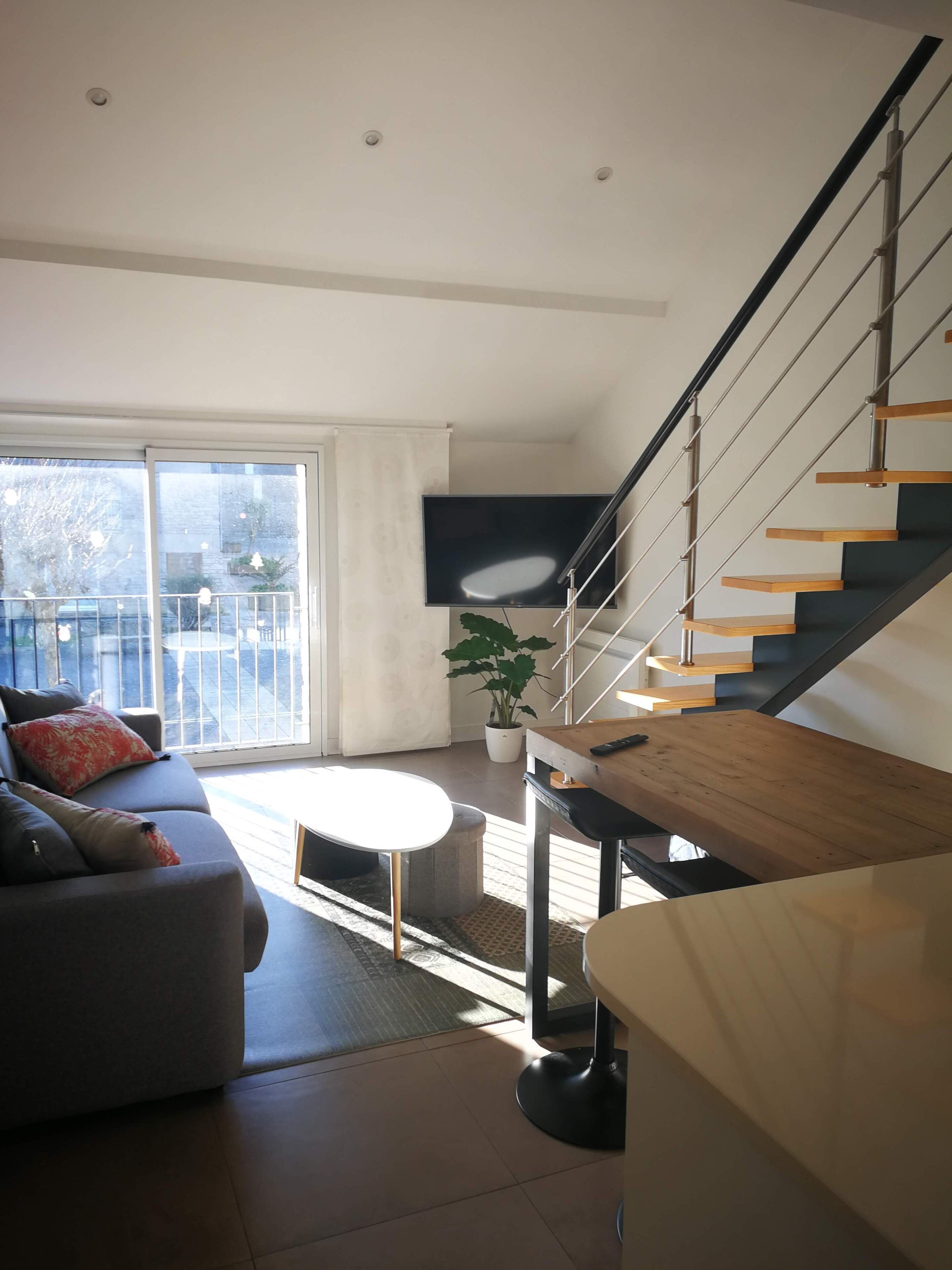 Completely renovated and modern apartment