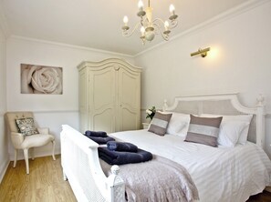 5 bedrooms, free WiFi, bed sheets - 5 bedroom accommodation in Hewas Water, near St Austell (Hewas Water, near St Austell)