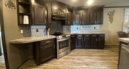 Waterfront Nature Oasis Right off the Interstate