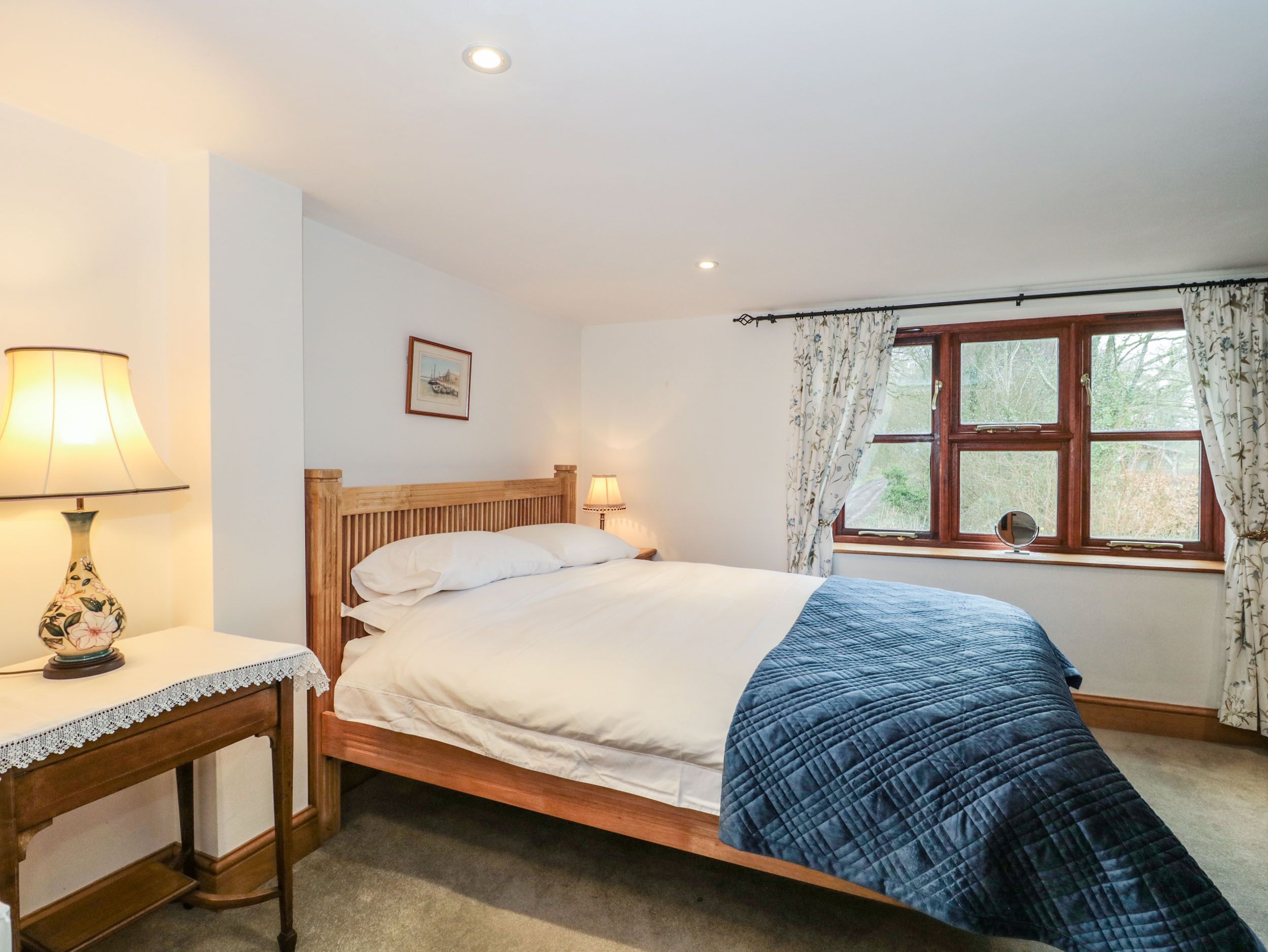 2 bedrooms, individually decorated, individually furnished, free WiFi