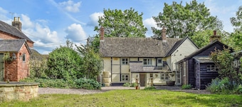 3 bedroom accommodation in Padbury, near Buckingham