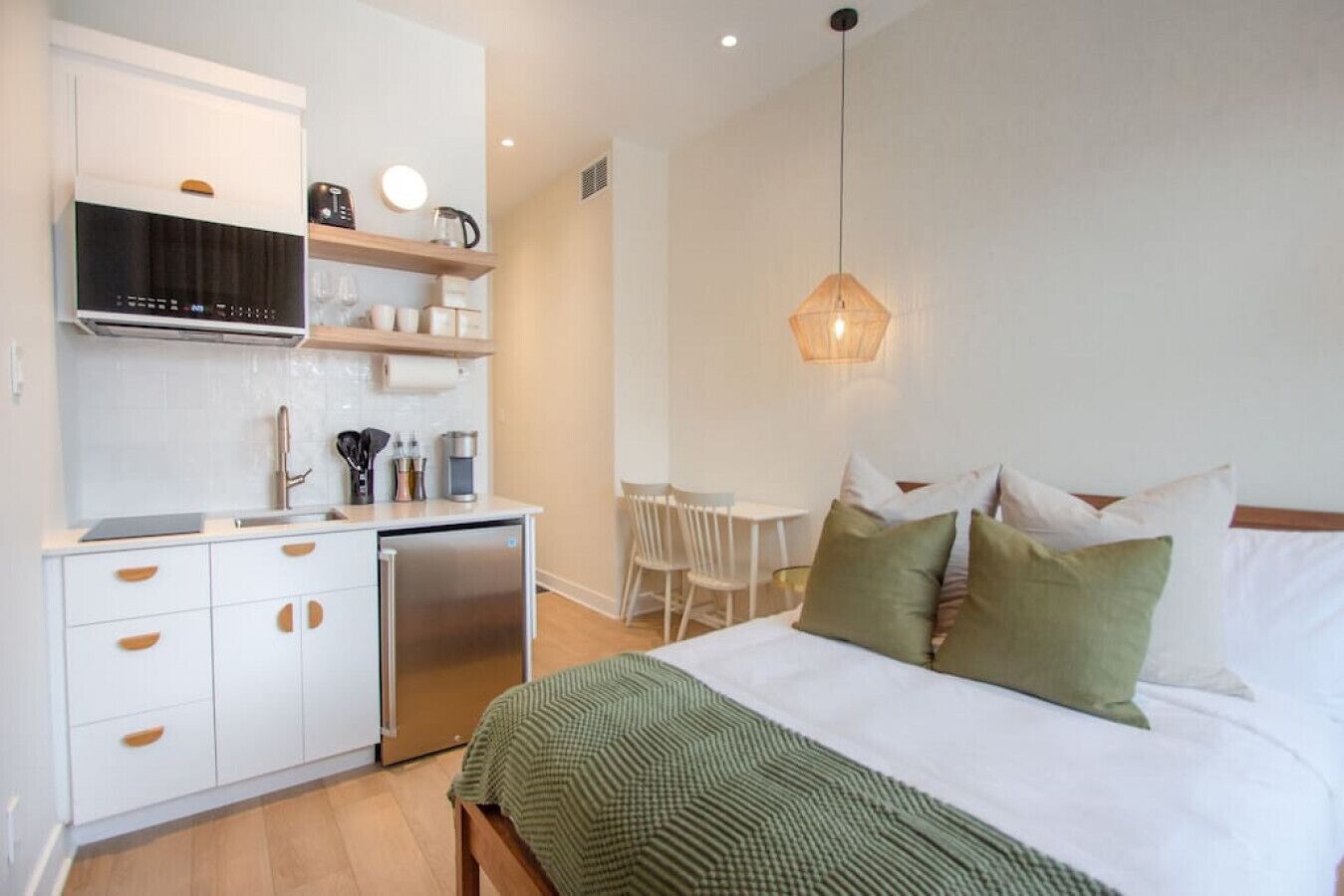 Studio3/Plateau/St-Denis/Terraces/SelfCheck-In/AC