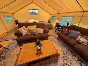 3 bedrooms, bed sheets