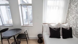 Unclassified image, 3 of 29, button - Studio9/Plateau/St-Denis/Terraces/SelfCheck-In/AC (Montréal)
