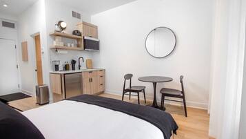 1 bedroom, iron/ironing board, travel cot, free WiFi