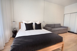1 bedroom, iron/ironing board, travel cot, free WiFi