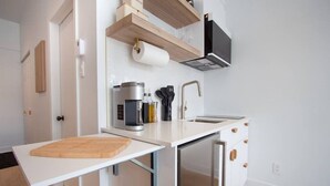 Private kitchen - Studio12/Plateau/St-Denis/Terraces/SelfCheck-In/AC (Montréal)