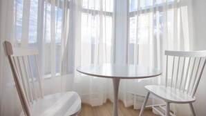 Dining - Studio12/Plateau/St-Denis/Terraces/SelfCheck-In/AC (Montréal)