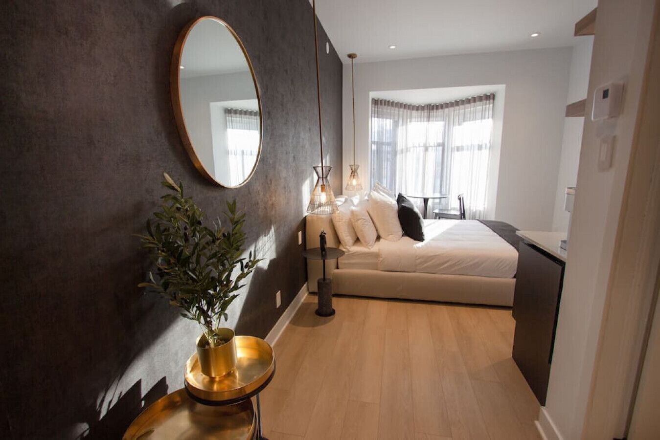 Studio13/Plateau/St-Denis/Terraces/SelfCheck-In/AC