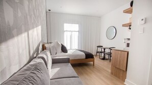Living area - Studio14/Plateau/St-Denis/Terraces/SelfCheck-In/AC (Montréal)
