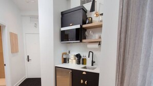 茶具/咖啡用具、微波炉、炉灶、烤面包机