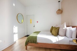 1 bedroom, iron/ironing board, travel cot, free WiFi