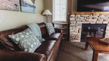 TV, peis og kontorer