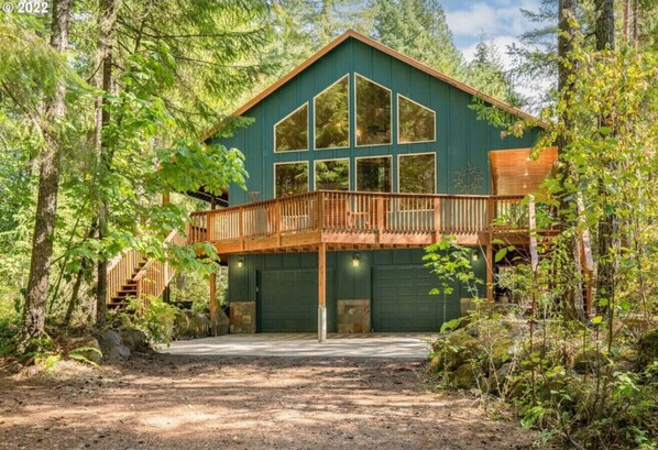 Exterior - Lost Shelter Chalet- Rhododendron (Rhododendron)