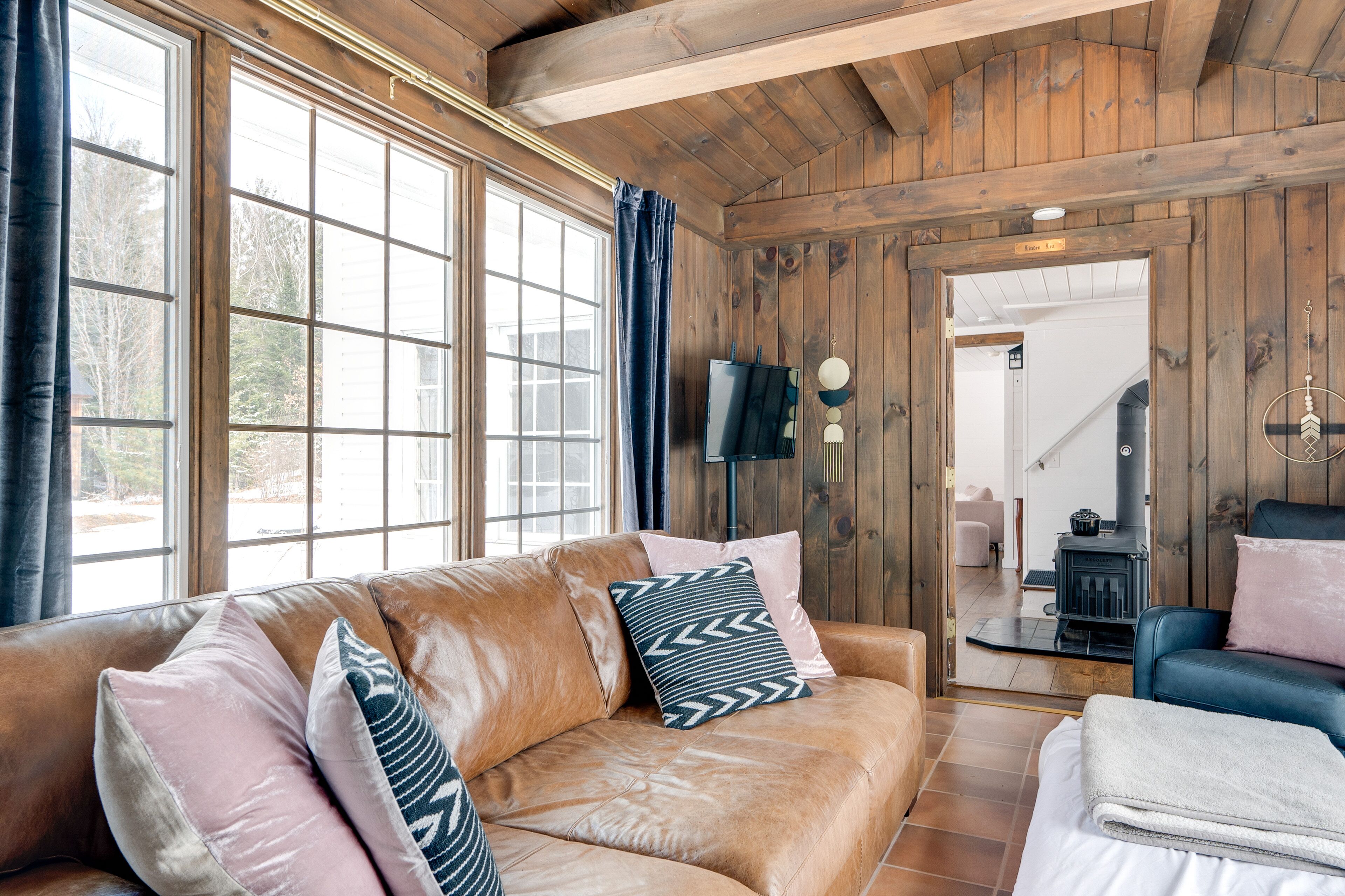 Rustic Mountain-View Farmhouse on 159 Acres