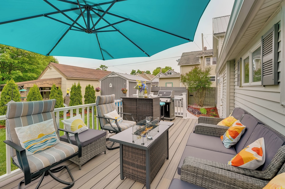 Dog-Friendly Manistee Home w/ Deck, 2 Mi to Beach!