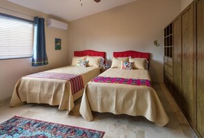 3 Schlafzimmer, Schreibtisch, Bügeleisen/Bügelbrett, kostenloses WLAN